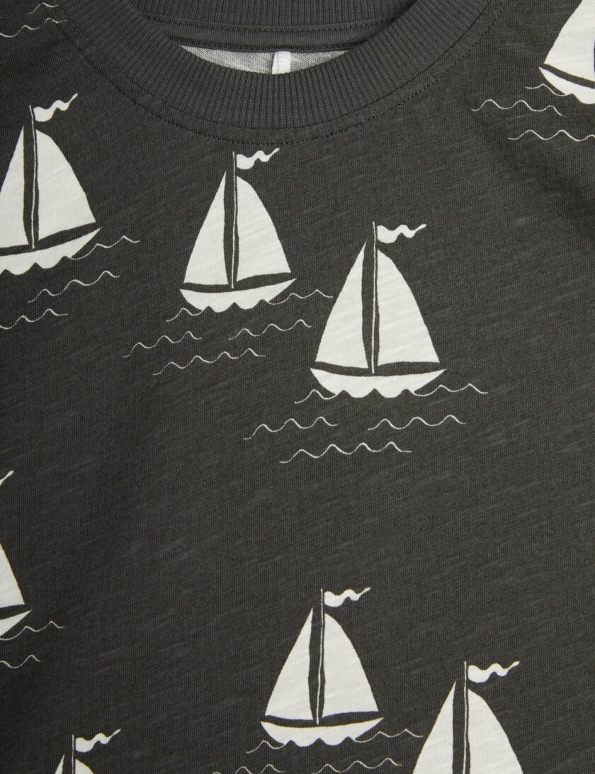 T-Shirt Sailing Boats Grey, Mini Rodini – Bild 3